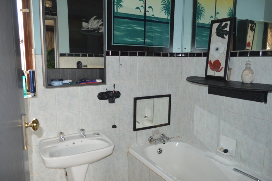 3 Bedroom Property for Sale in Flamwood North West